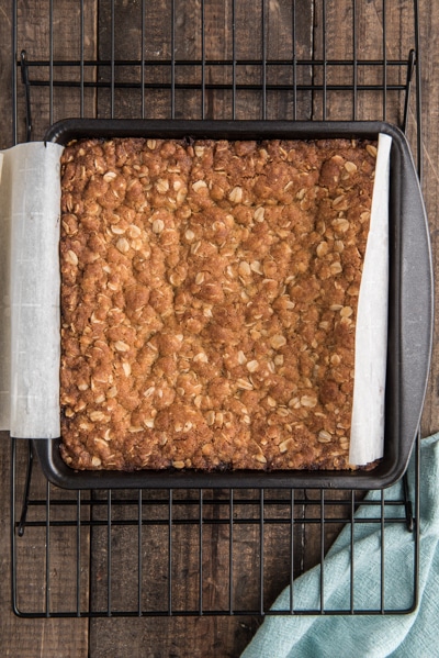 The baked date squares.