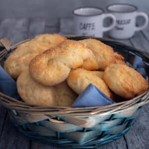 Cookies in a blue basket.