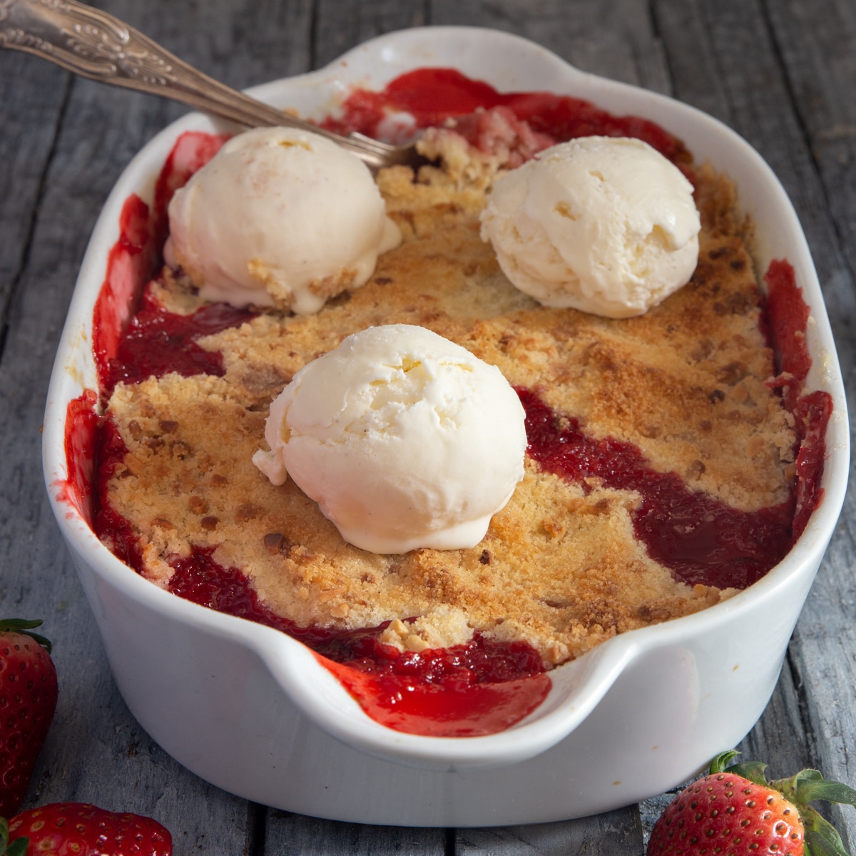 The Best Strawberry Crumble Recipe An Italian In My Kitchen 