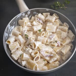 Ricotta pasta in a pan.