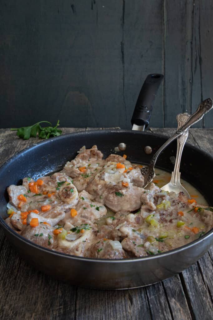 Ossobuco in a frying pan.