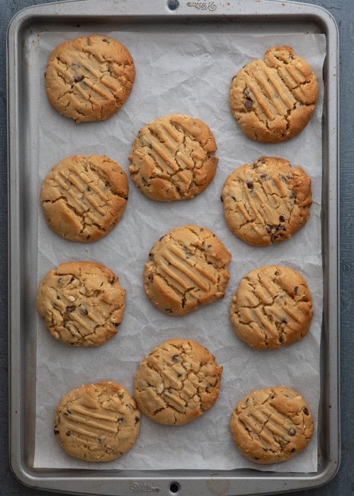 The baked cookies on a baking sheet.