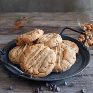 Cookies on a black plate.