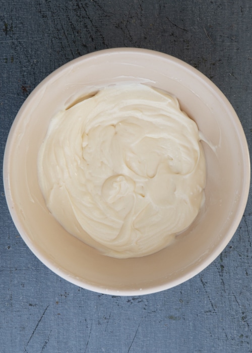 The filling made in a white bowl.