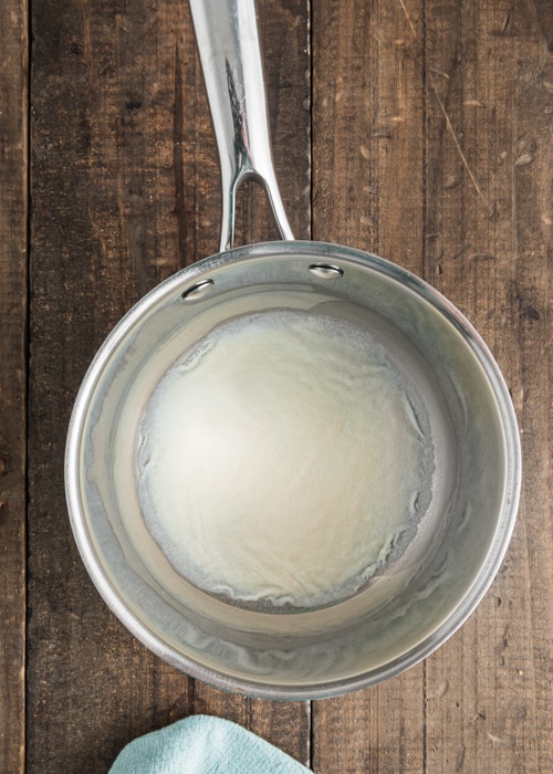 The gelatine in the pot.