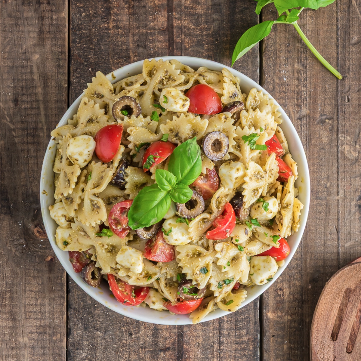 Italian Pesto Pasta Salad