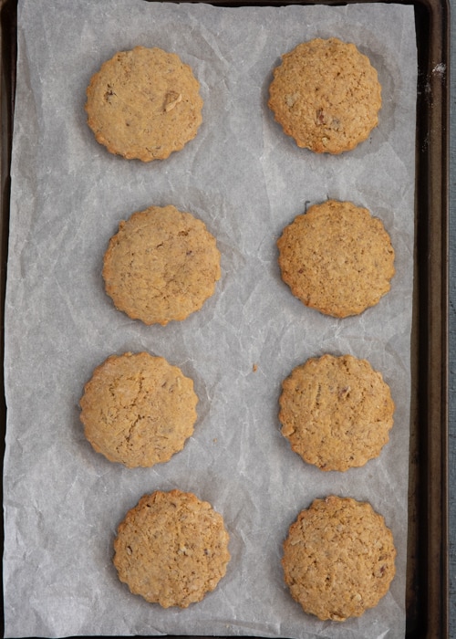 The cookies on the baking sheet baked.