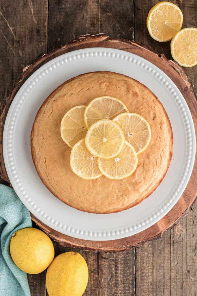 Lemon cake with lemon slices on top.