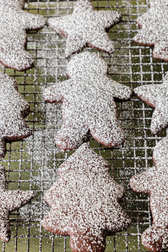 The cookies dusted with powdered sugar.