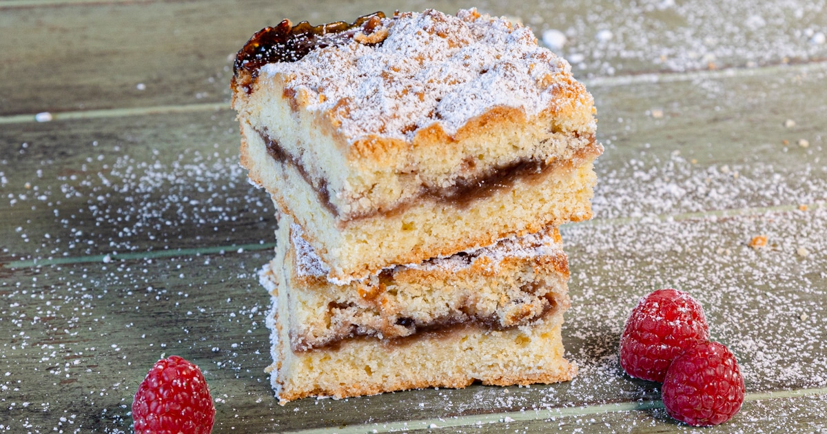 Raspberry Crumb Bars Recipe - An Italian in my Kitchen