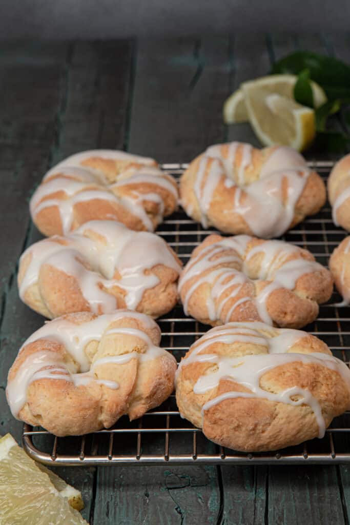 Sicillian glazed taralli on a wire rack.