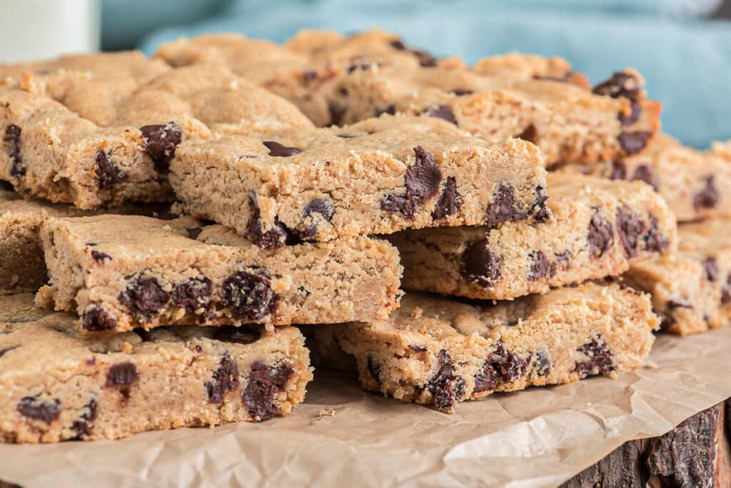 Bars on brown parchment paper.