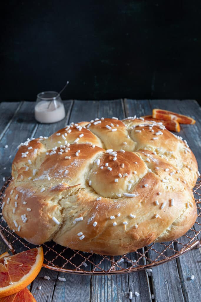 The bread on a wire rack.