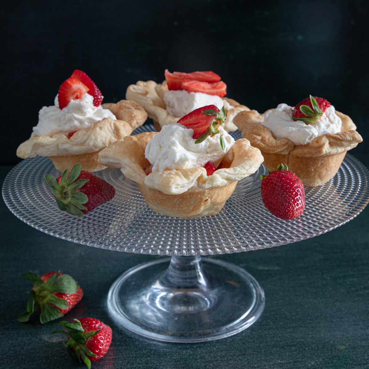 Easy Strawberry Cheesecake Cups