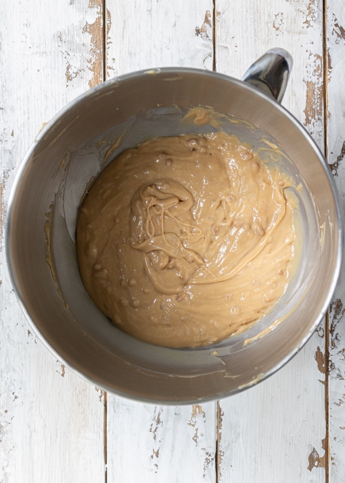 The peanut butter in the bowl beaten.